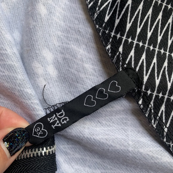 DG NY Black & White pattern zip front plus size short shorts sz 3X - Picture 2 of 2